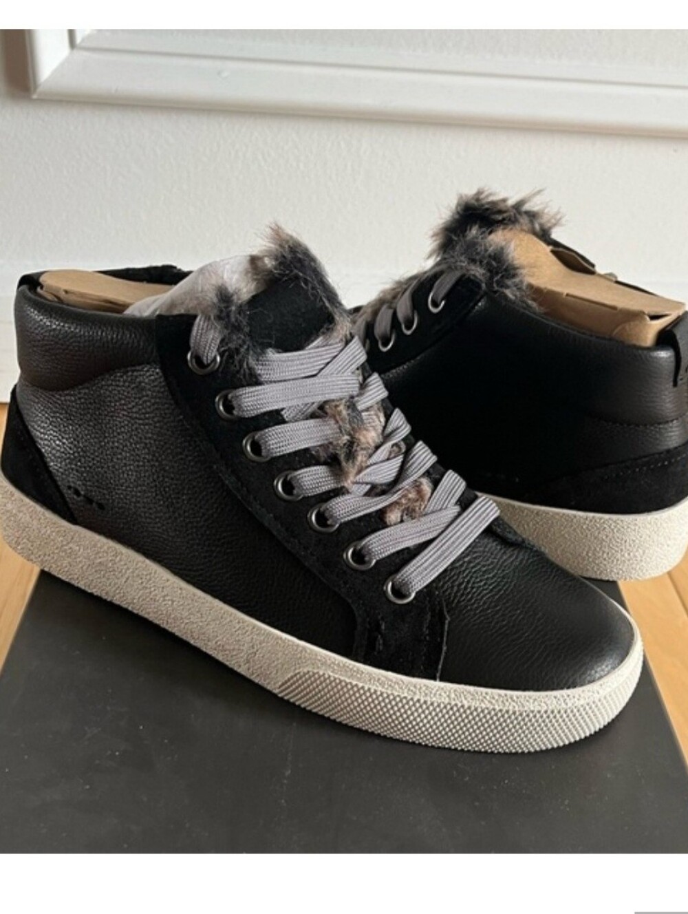 NWT Vince Camuto Black Leather Mimlie High Top Sneaker Size 5.5 & 6